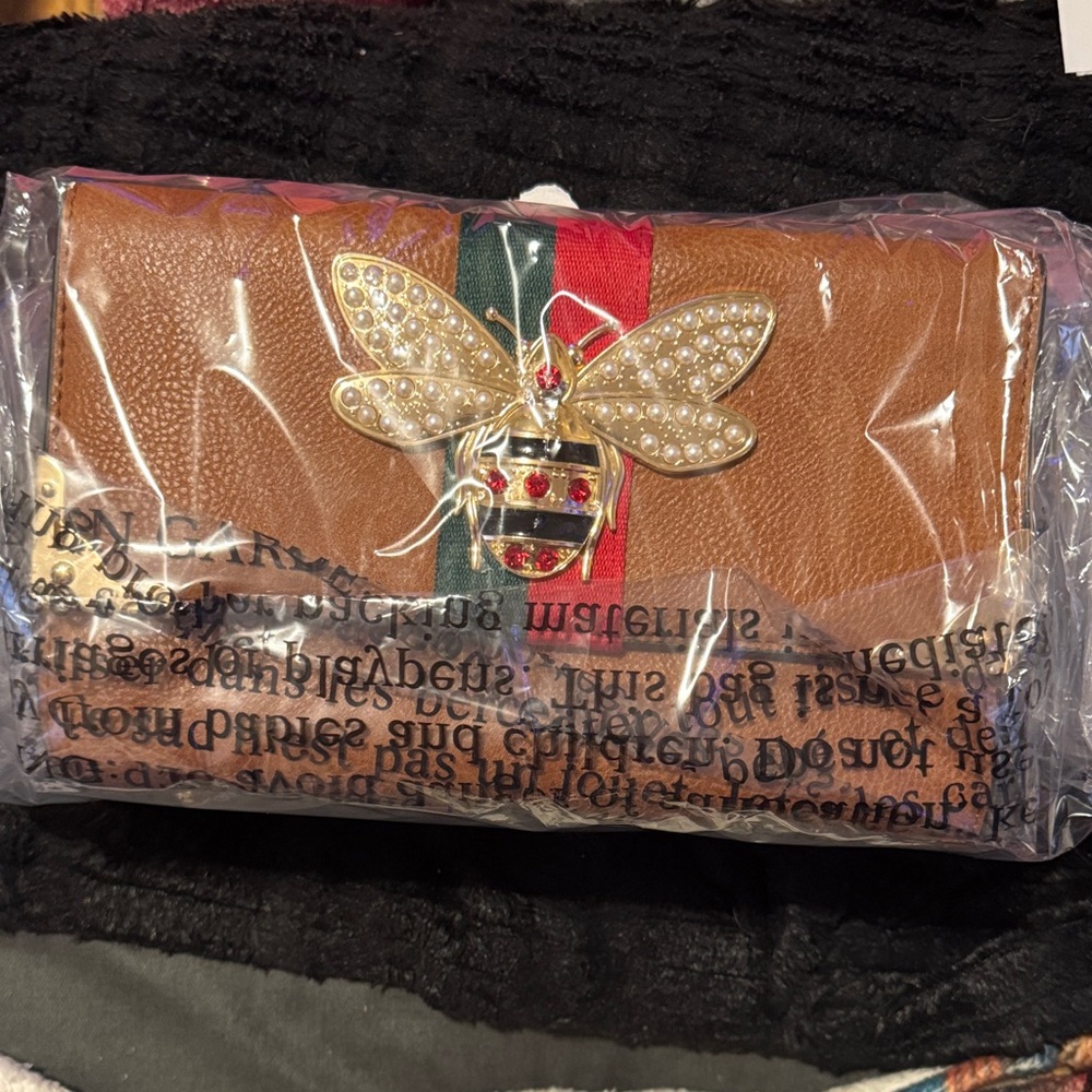 Fashion Designer Handbag and Wallet Set - Picture 10 of 13